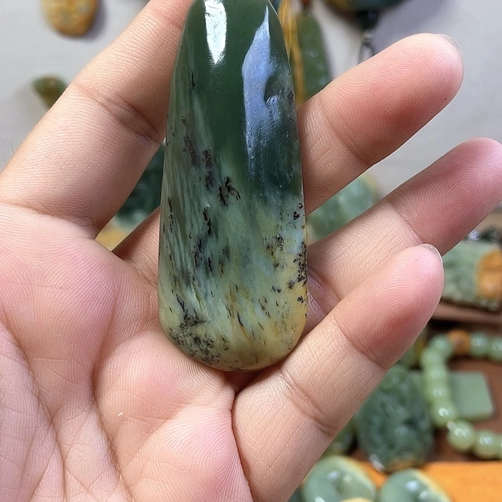 静***思岫岩河磨玉（透闪石质玉）未镶嵌吊坠(不含链)
