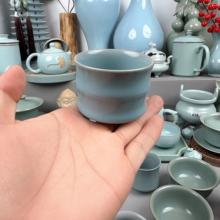 仿古釉的小号竹节杯
