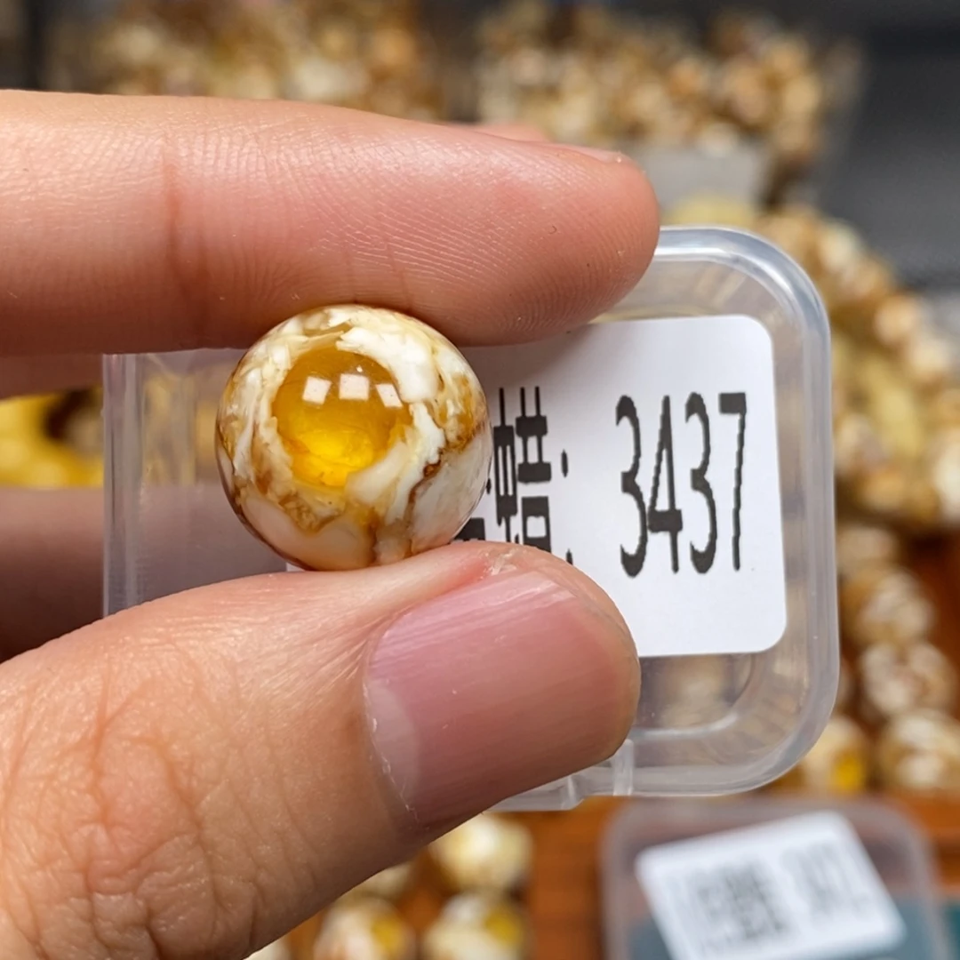 蜜蜡未镶嵌珠宝奇石3437