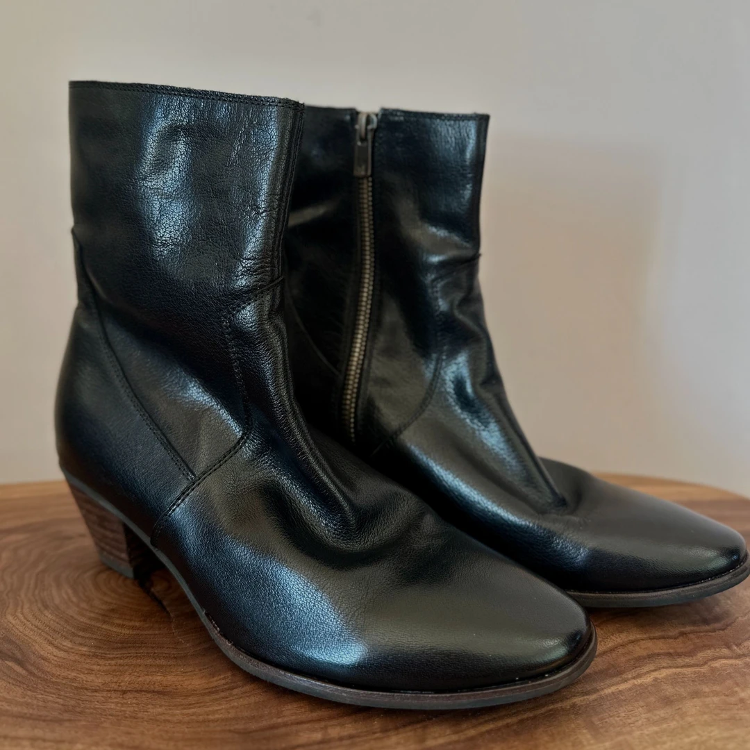 【唐唐家】显瘦切尔西短靴复古圆头高跟粗跟高级感厚底烟筒马丁靴