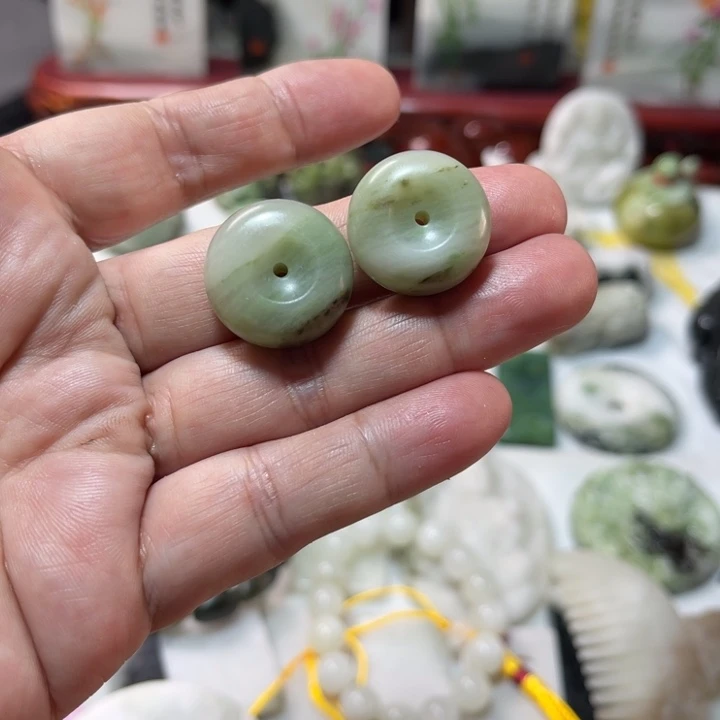 独山玉未镶嵌颈饰