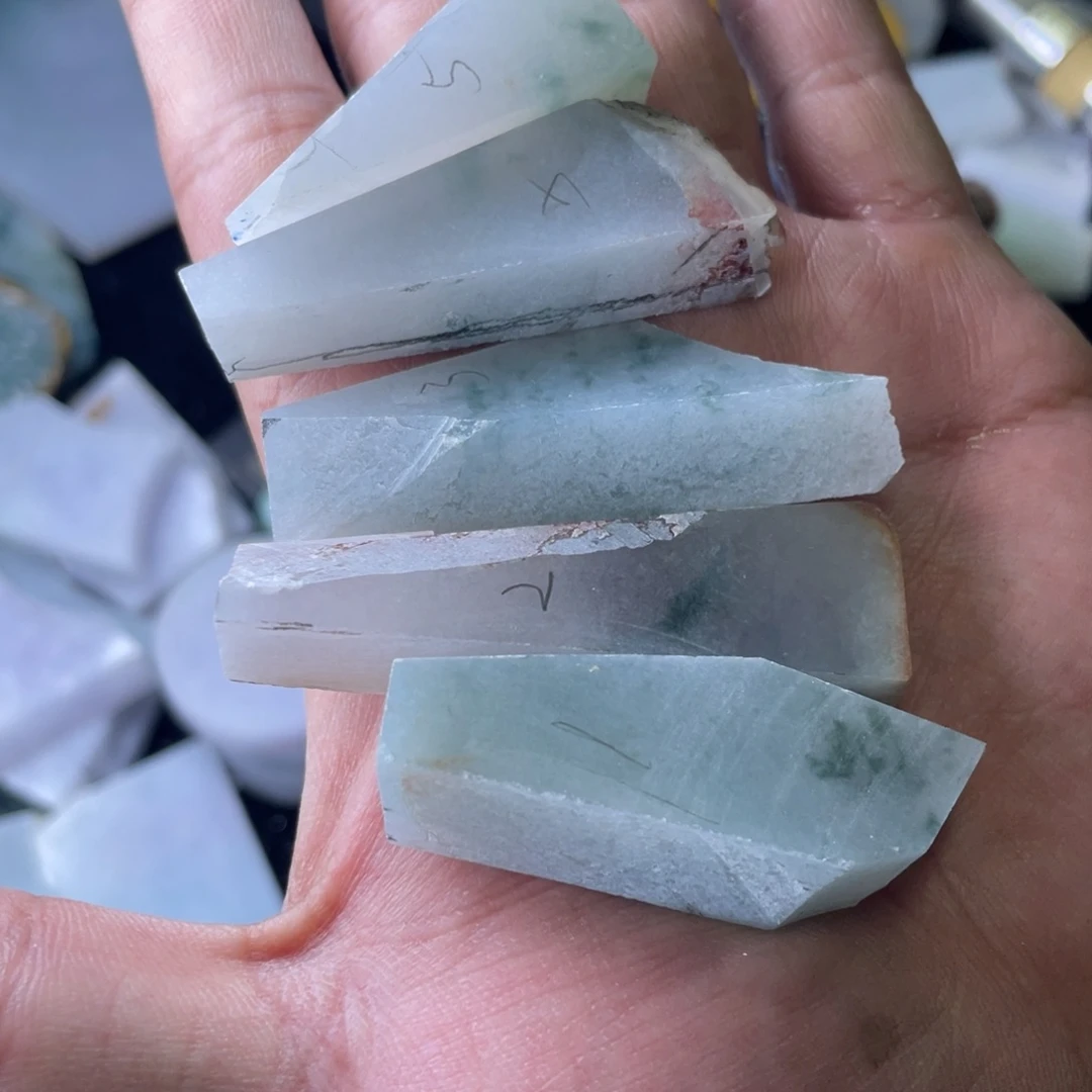 定制翡翠未镶嵌翡翠多样性发一