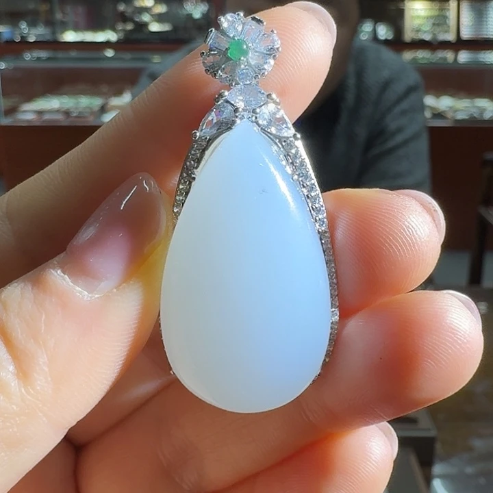 和田玉吊坠(不含链)银S925镶嵌白玉水滴形吊坠