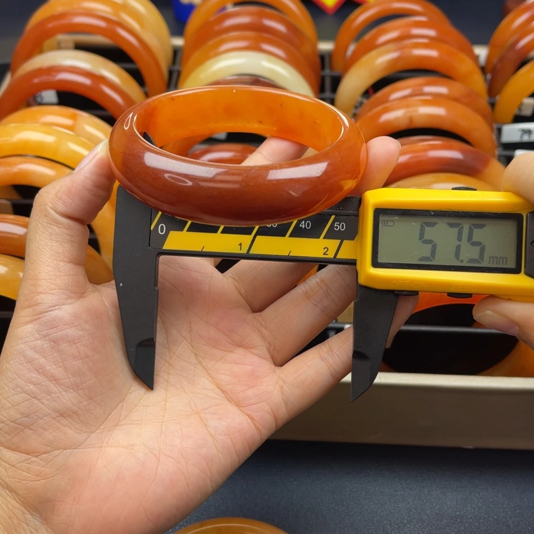 未镶嵌石英质玉（黄龙玉）手镯茄山老油料买三送一74号