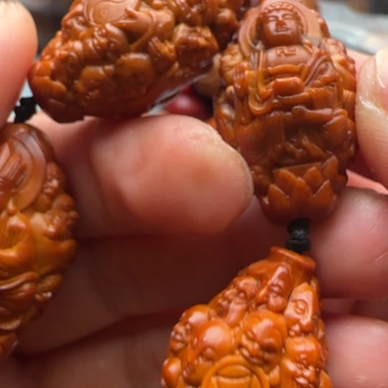 橄榄核手串雕刻工艺