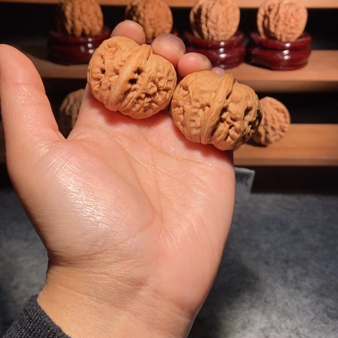 其他核桃平谷元宝无修全品油蜡红35