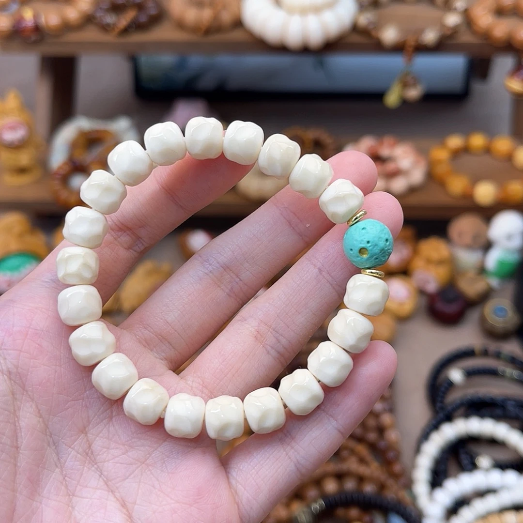 白玉菩提手串会***包搭配星球