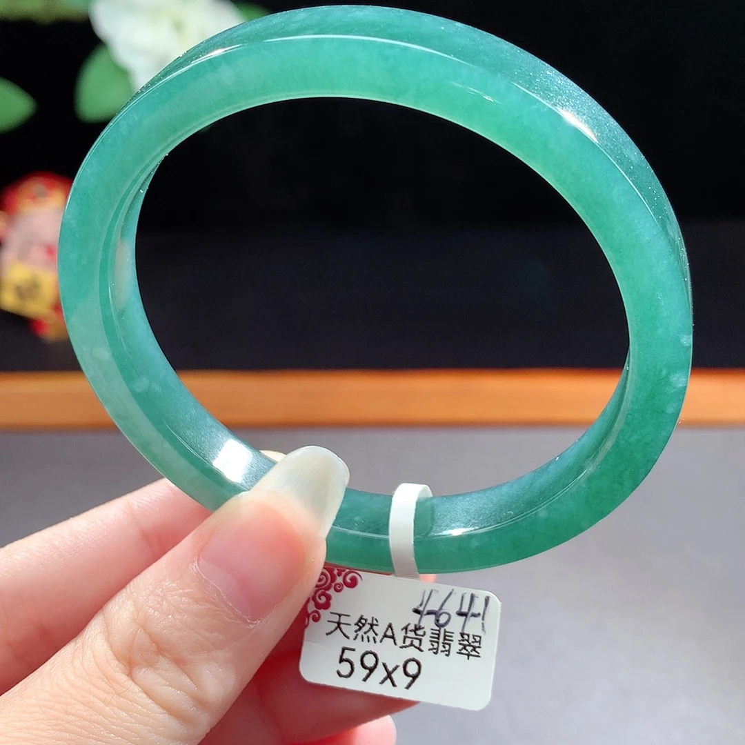 未镶嵌手镯（圆镯）翡翠