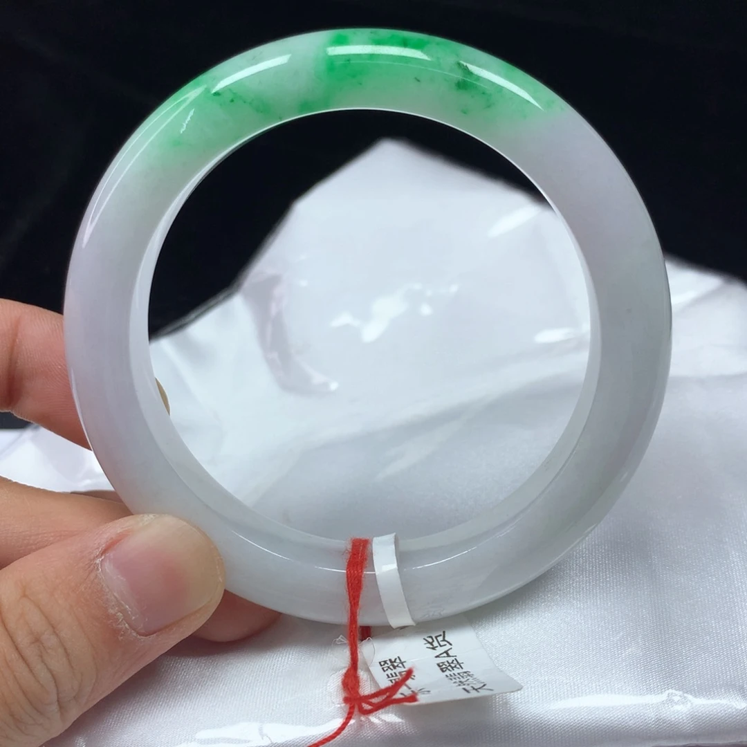 翡翠手镯（圆镯）未镶嵌58.5