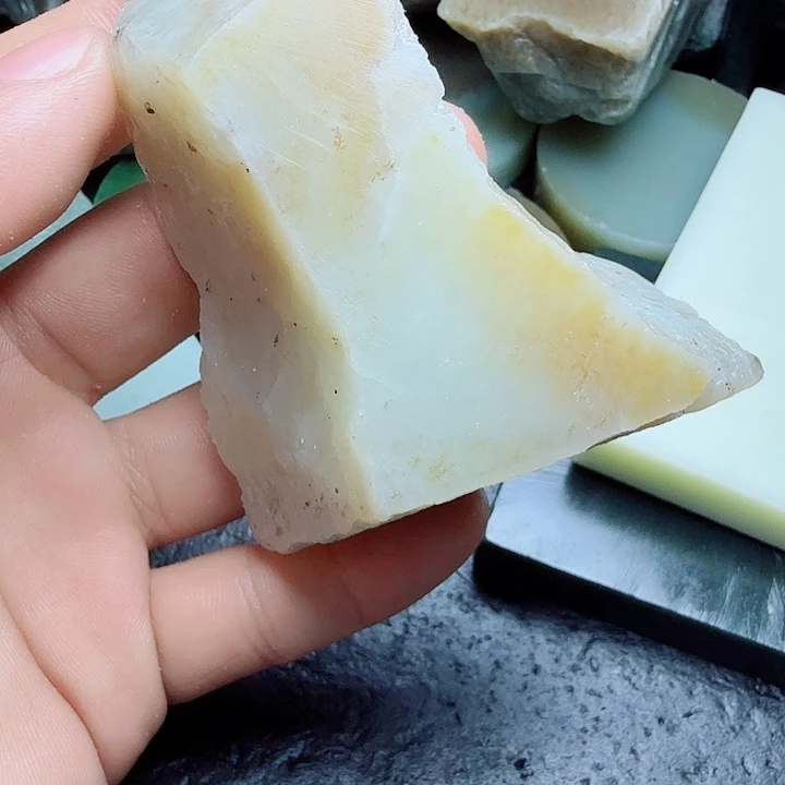 未镶嵌和田玉（糖玉）珠宝奇石