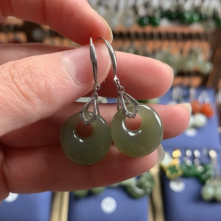 和田玉银S925镶嵌耳饰平安扣晴水色