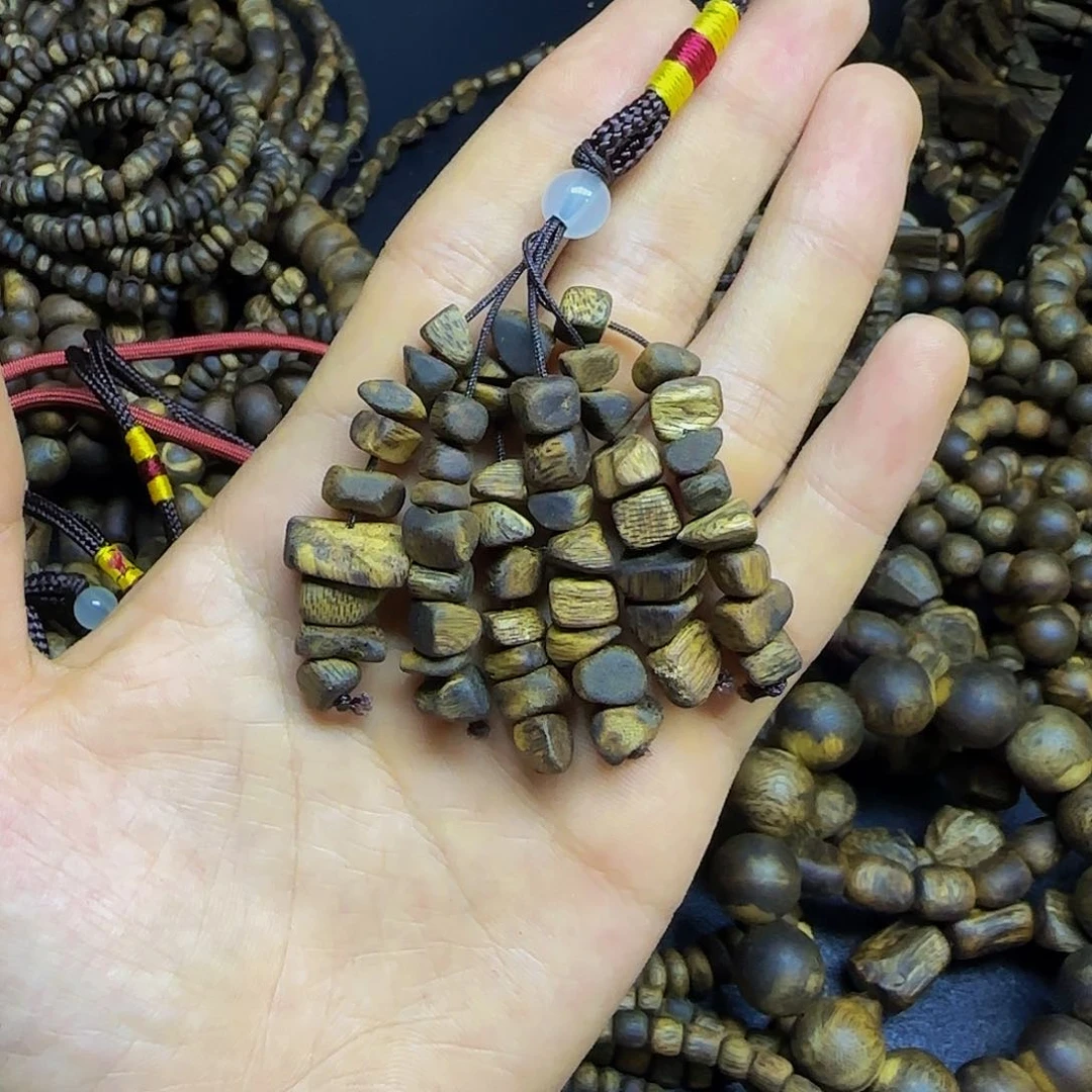 沉香碎屑沉香99分沉车挂