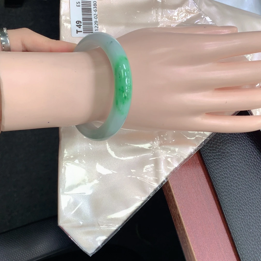 翡翠未镶嵌手镯48