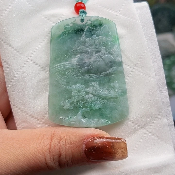 翡翠未镶嵌颈饰挂件