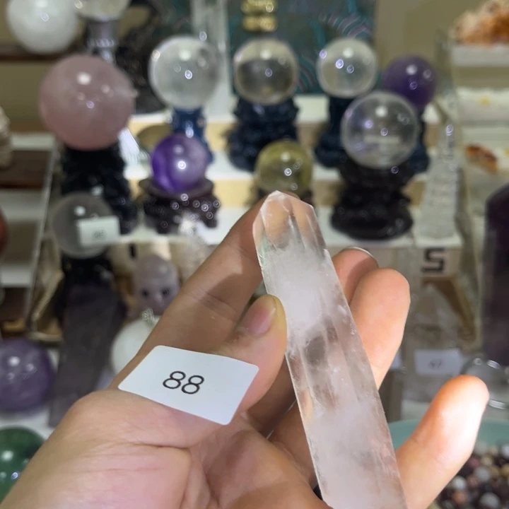 未镶嵌水晶大型摆件（非配饰）