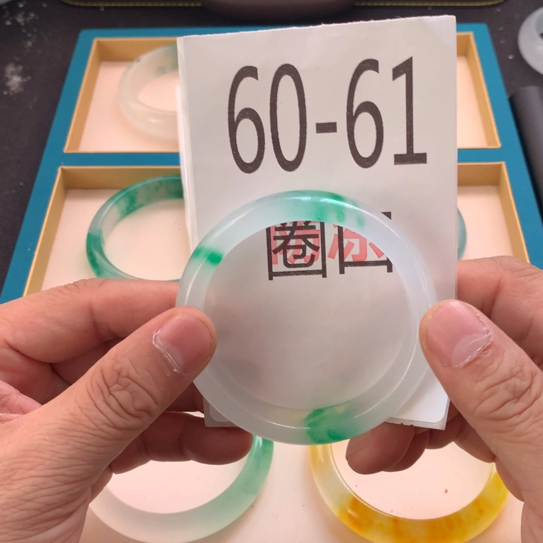 1石英岩玉手镯手镯