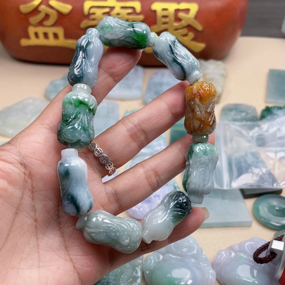 樱***0翡翠未镶嵌颈饰白菜手串