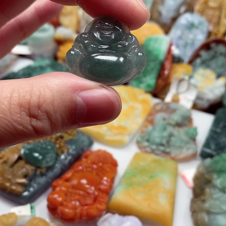 翡翠颈饰未镶嵌翡翠佛公