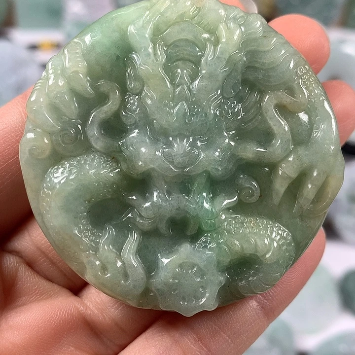 翡翠未镶嵌颈饰龙凤呈祥两面工艺福利有一条水线福利