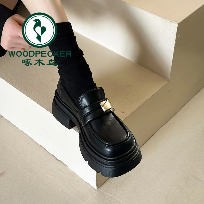啄木鸟黑色厚底英伦风小皮鞋女2025春秋新款复古一脚蹬乐福鞋单鞋