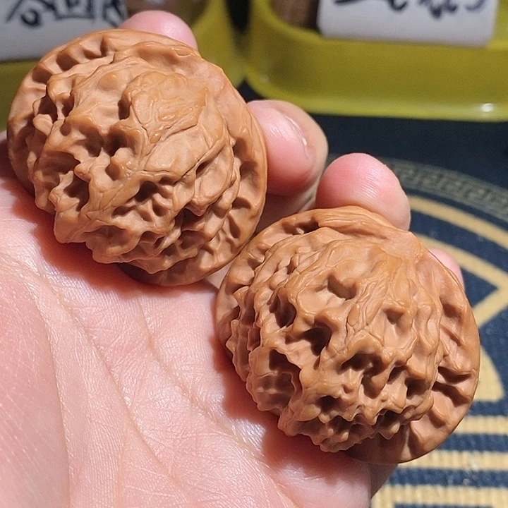 【闪购商品】文玩核桃吊坠可**茶龙鳞