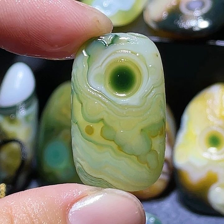 玛瑙/玉髓未镶嵌珠宝奇石