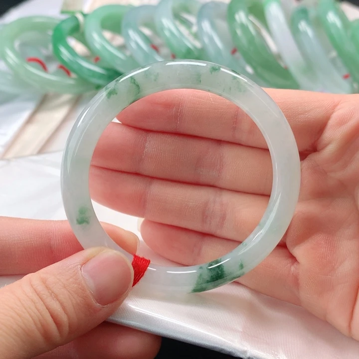 翡翠手镯未镶嵌缅甸A货翡翠手镯