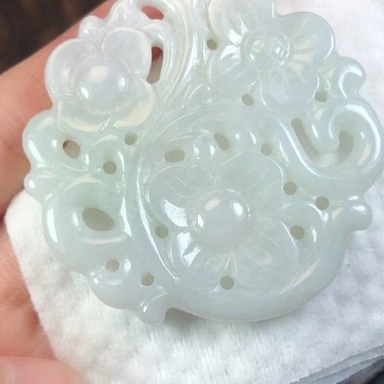 翡翠未镶嵌颈饰缅甸A货，每天下午1点半开播