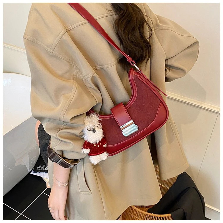 秋冬复古洋气腋下包包女2025新款高级感单肩斜挎包通勤手提新月包