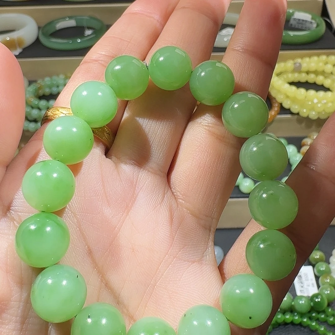 呵***哒和田玉（碧玉）未镶嵌手链
