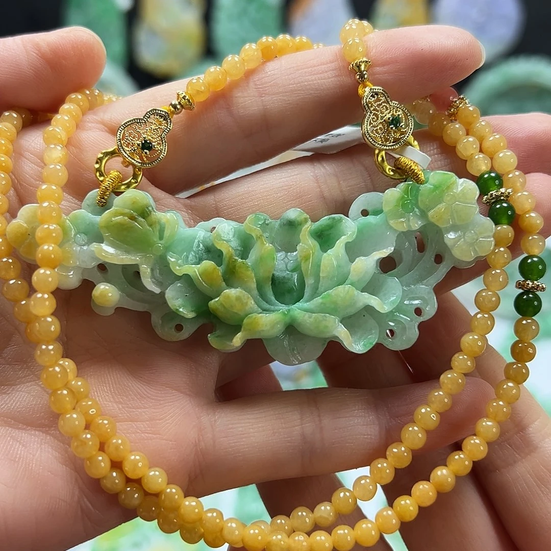 翡翠未镶嵌颈饰吊坠