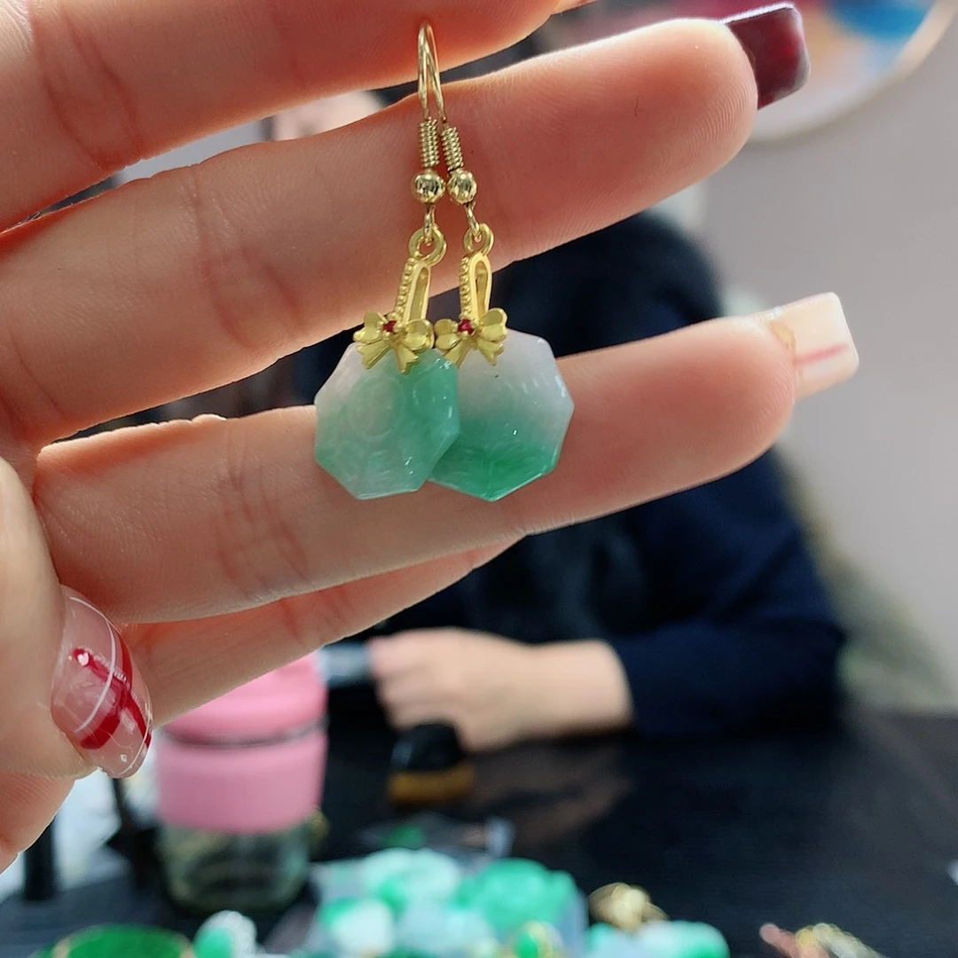 【闪购商品】翡翠耳饰未镶嵌，
