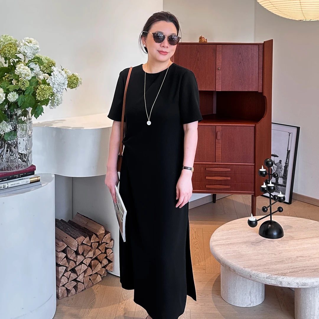 Ms.Qnn“黑松露”醋酸立体捏褶简约赫本风黑色连衣裙 39D1552 Q姐
