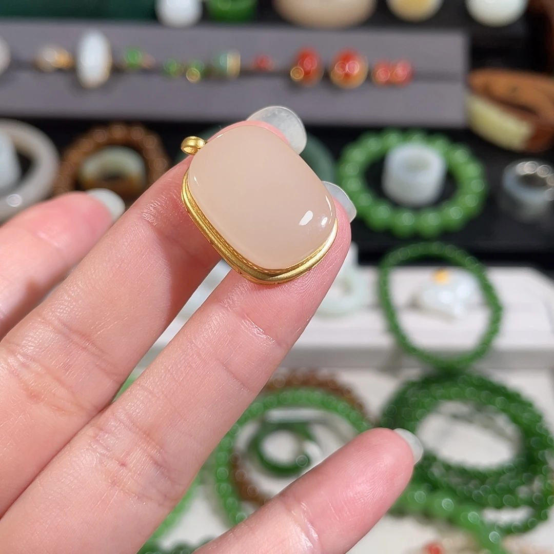 和田玉18K金镶嵌吊坠(不含链)