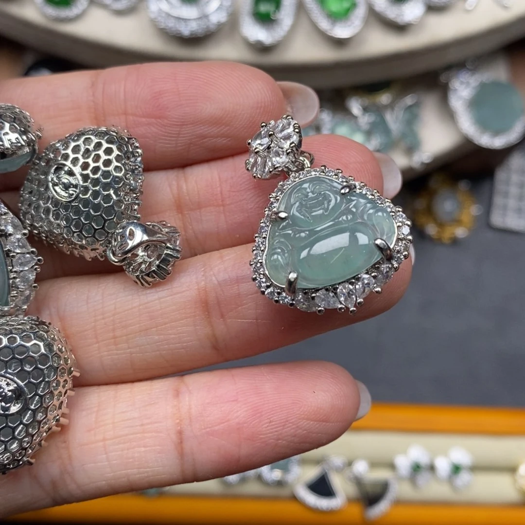 翡翠颈饰未镶嵌翡翠