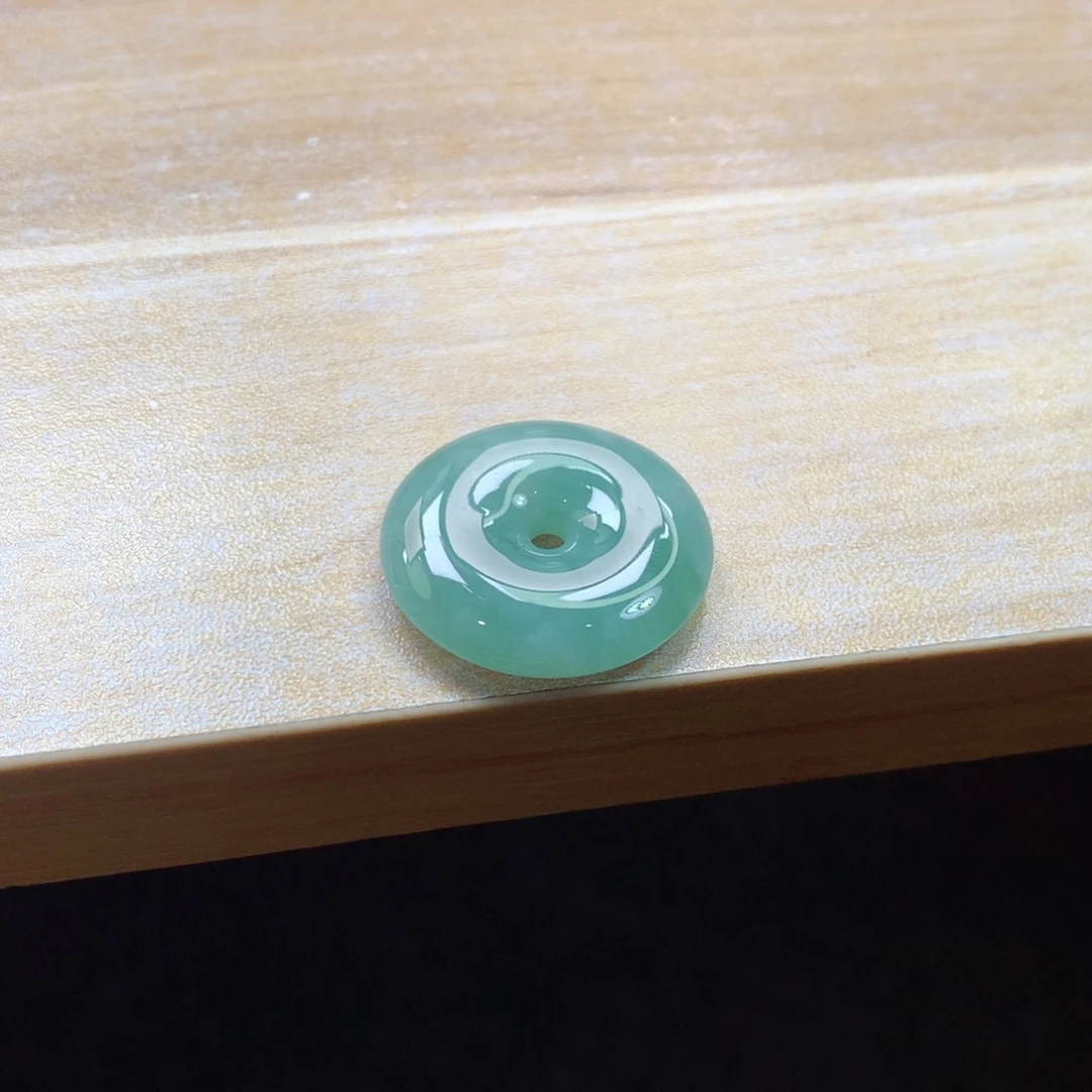 翡翠未镶嵌颈饰吊坠