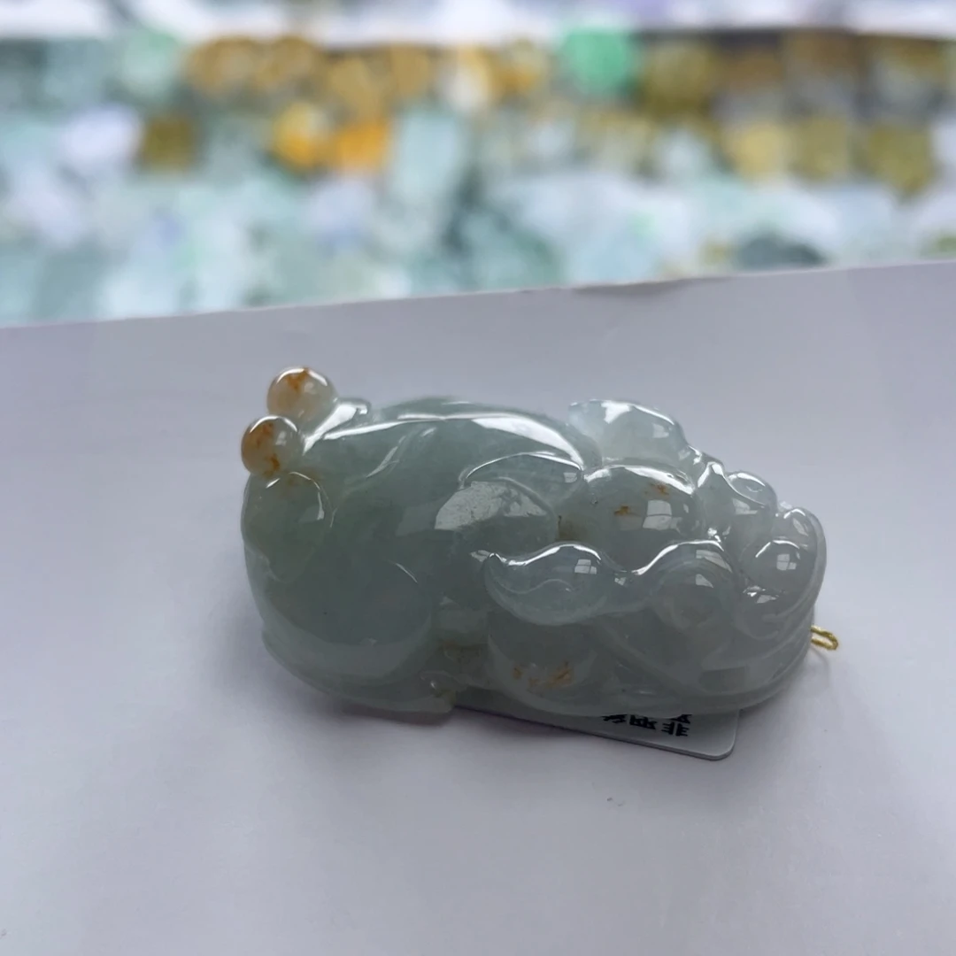 翡翠未镶嵌颈饰貔貅