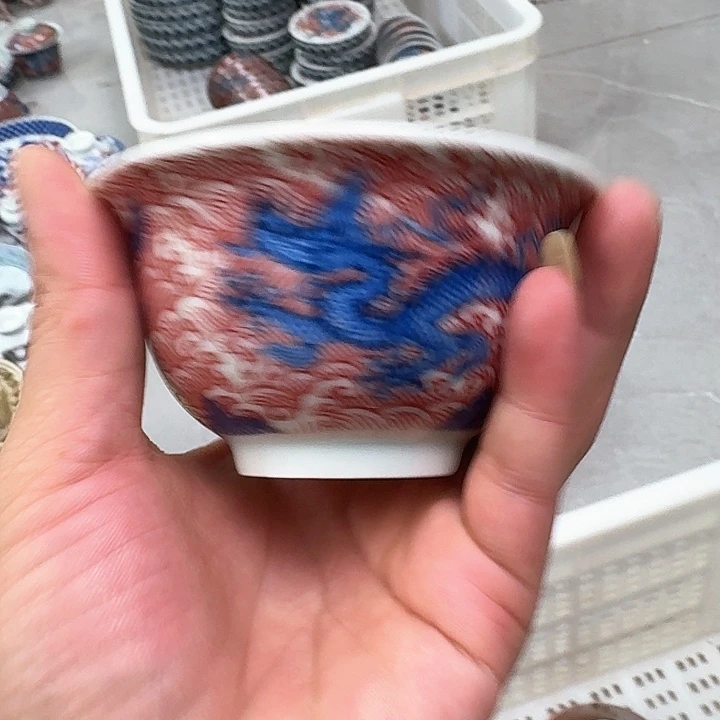 瓷片釉里红海水龙大压手杯