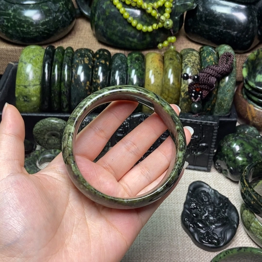 蛇纹石玉颈饰未镶嵌阿*补差价