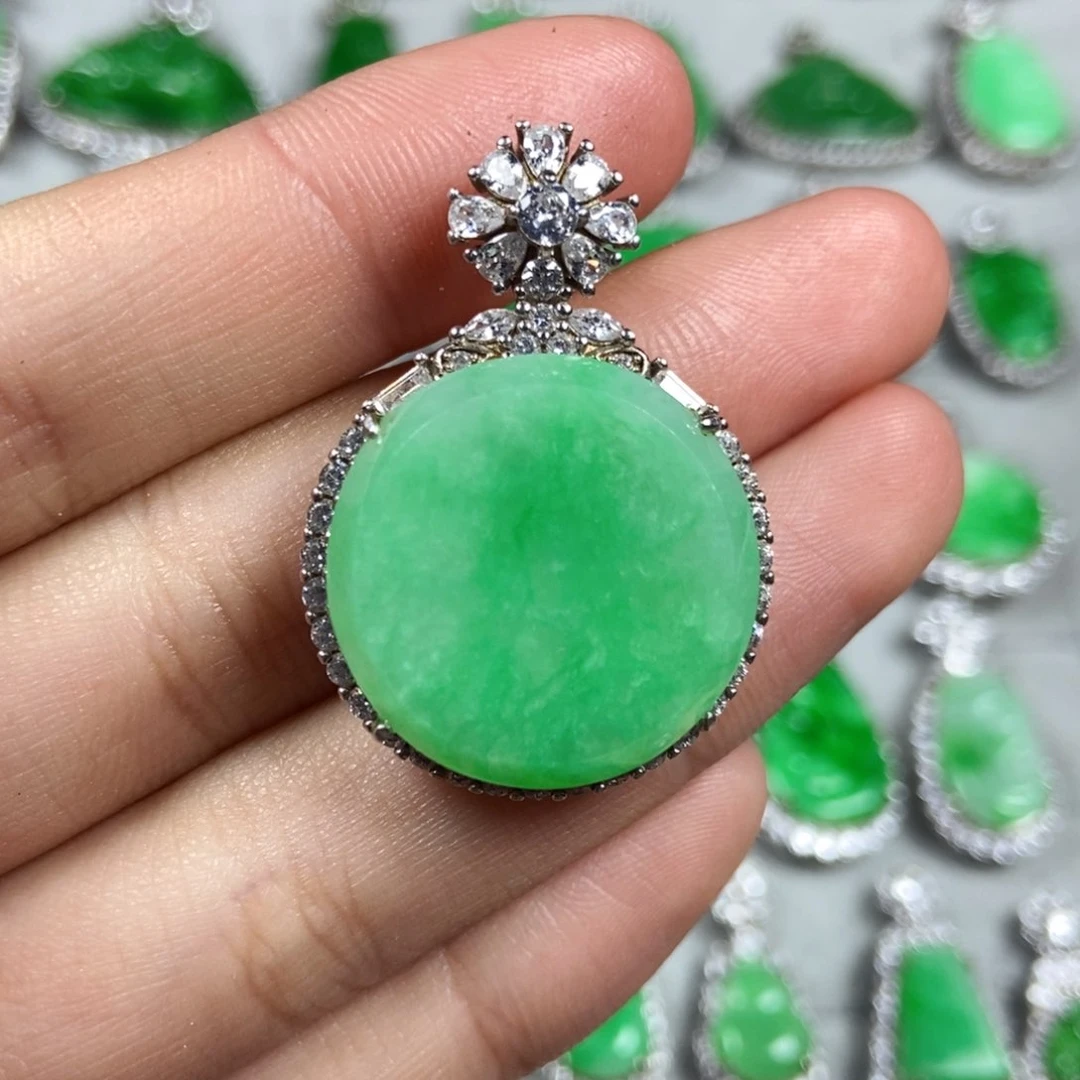 颈饰未镶嵌翡翠圆