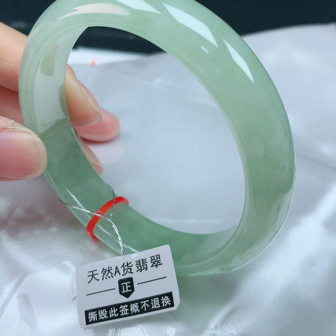 翡翠手镯未镶嵌57圈