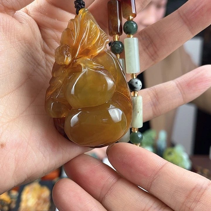 蛇纹石玉颈饰未镶嵌