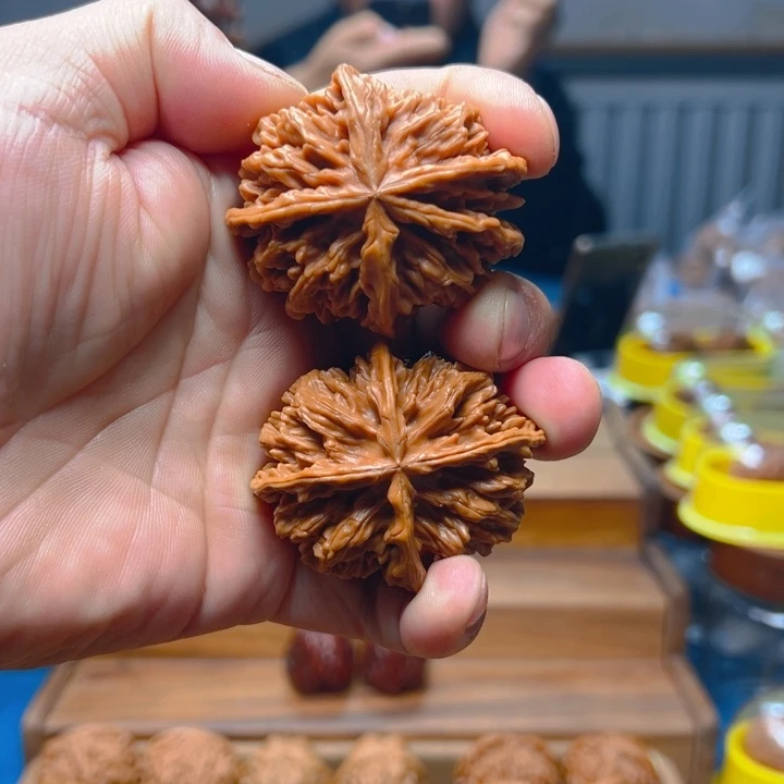 把件文玩核桃帝王狮子头四棱