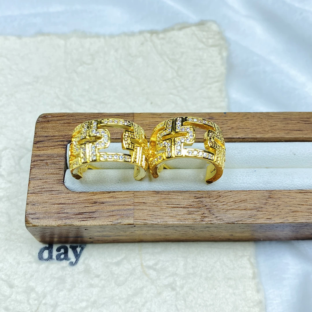 耳饰 YFL黄色镂空宽耳钉多样性发货45847