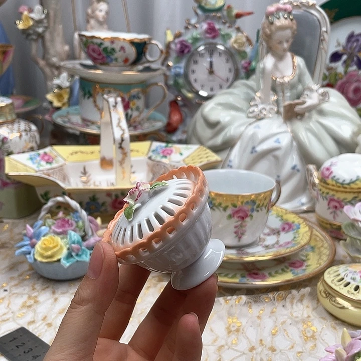 杯碟陶瓷摆件陶瓷