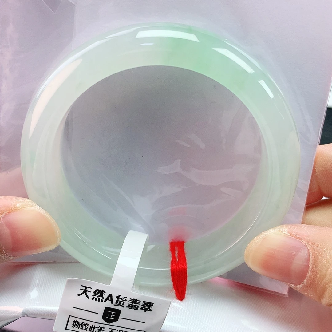 翡翠手镯未镶嵌51圈