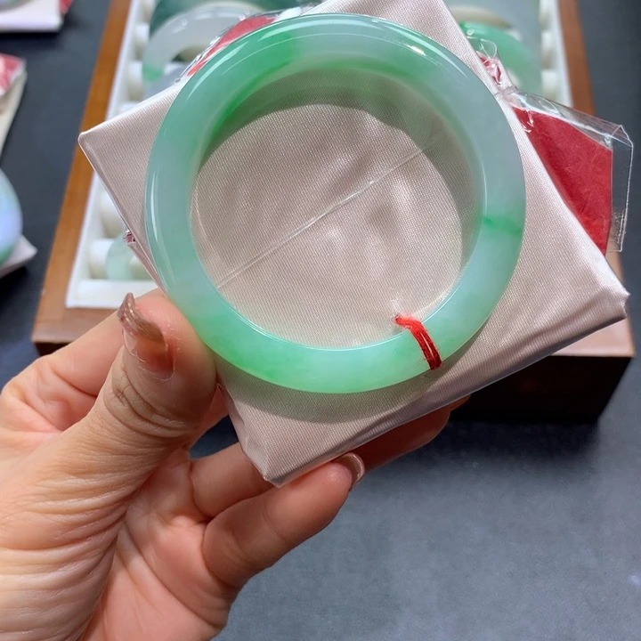 翡翠未镶嵌手镯20号