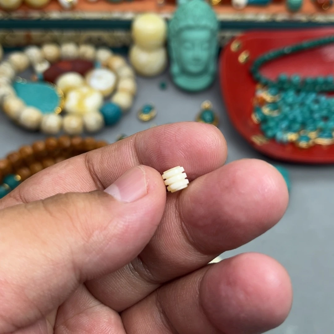 未镶嵌琥珀珠宝奇石3