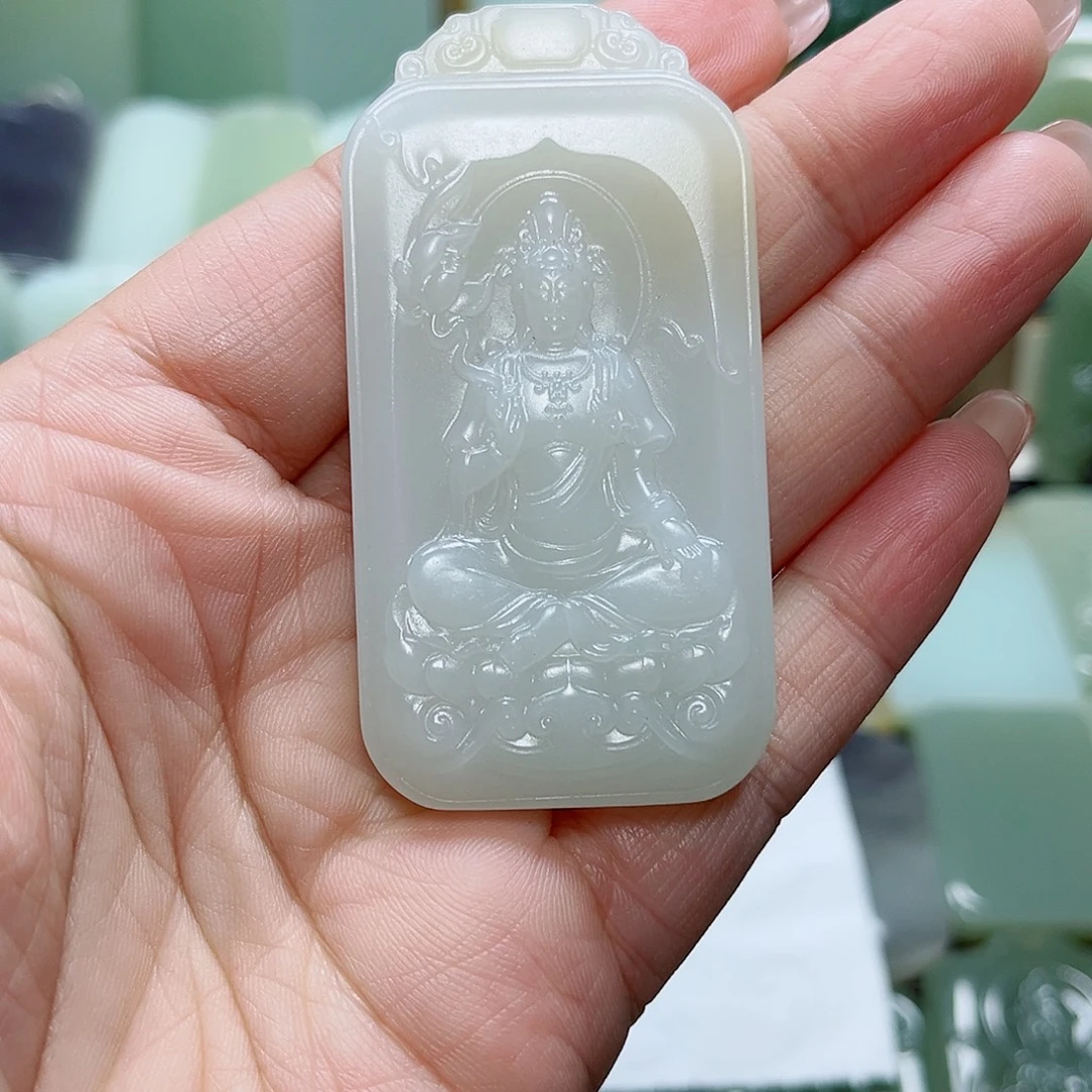 为***诗和田玉未镶嵌颈饰