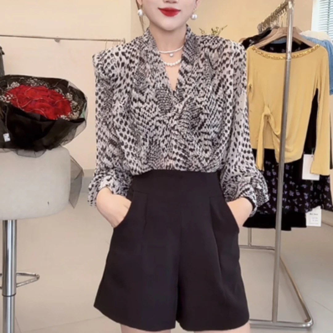 YANGYANG 法式复古轻熟风撞色V领衬衫女轻奢高级感气质宽松上衣24